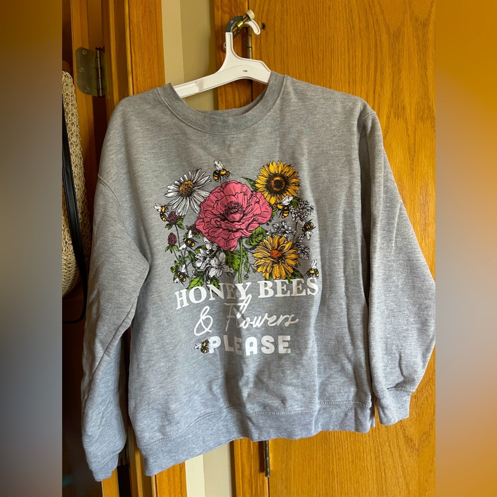 Trendy spring sweatshirt, size large, womens